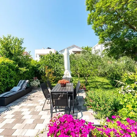 Апартаменты Noa's Garden *