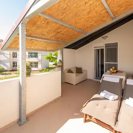 Noa's Garden Apartment *